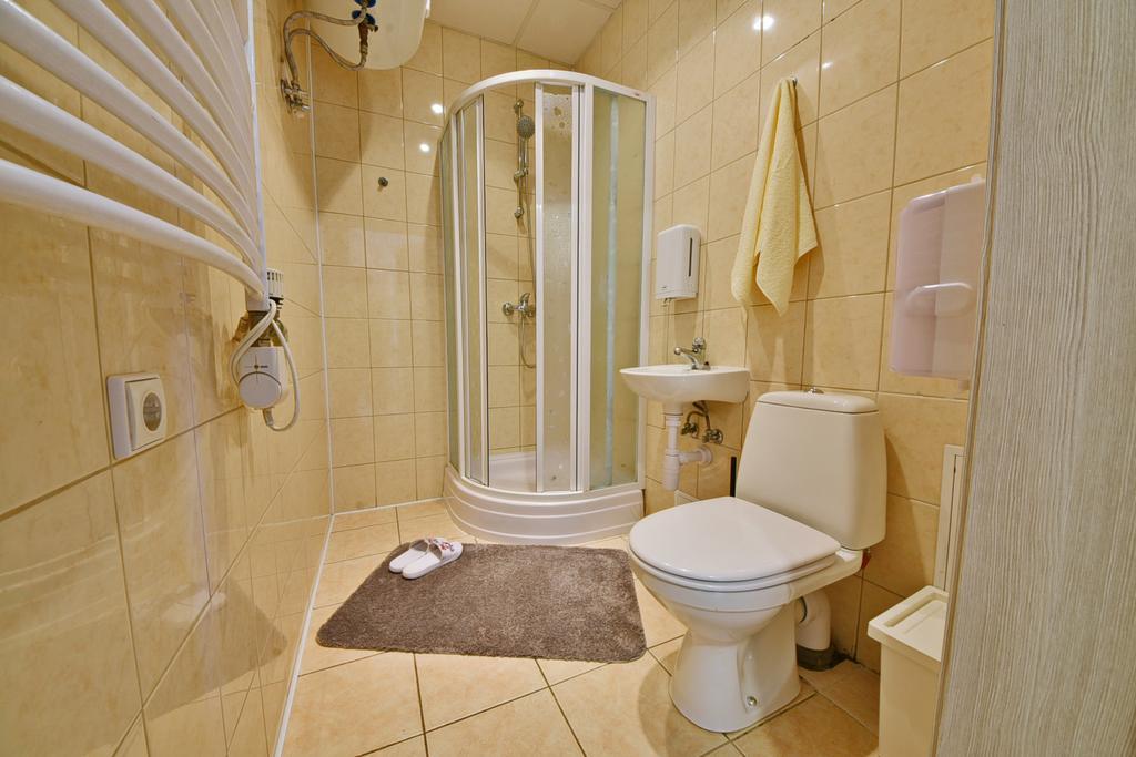 Laisves Avenue Hostel "Easy Kaunas" מראה חיצוני תמונה