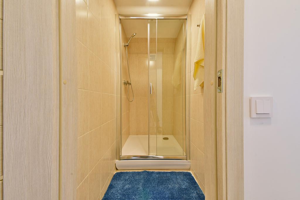 Laisves Avenue Hostel "Easy Kaunas" מראה חיצוני תמונה