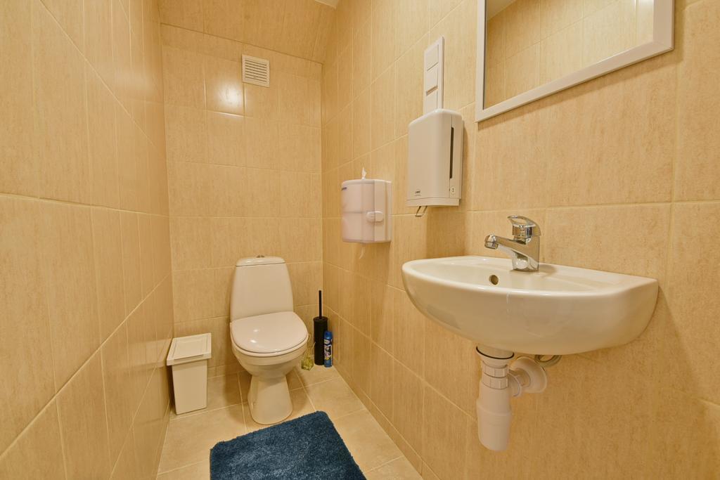 Laisves Avenue Hostel "Easy Kaunas" מראה חיצוני תמונה