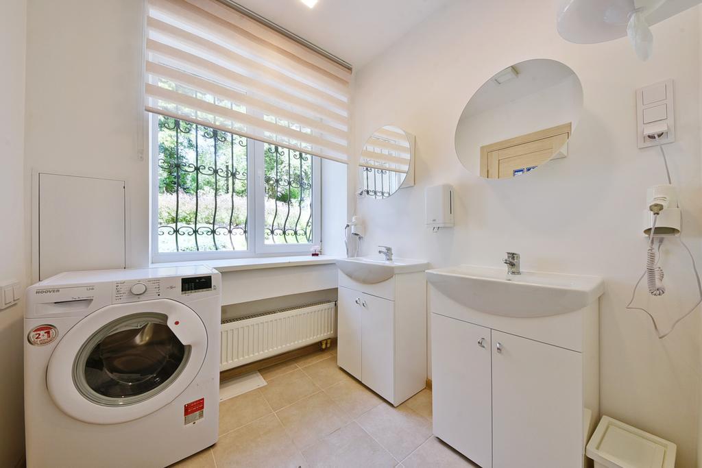 Laisves Avenue Hostel "Easy Kaunas" מראה חיצוני תמונה
